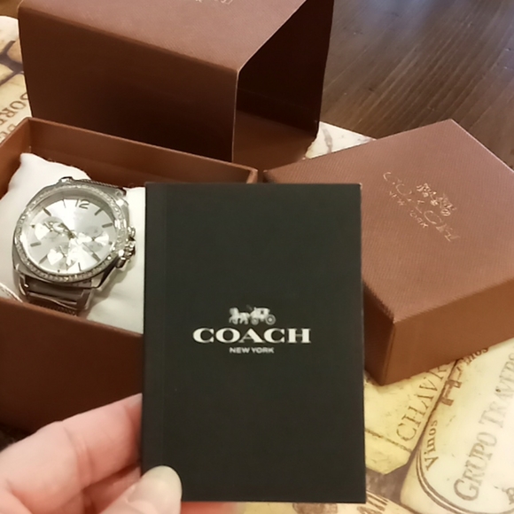 Coach Watch/AUTHENTIC - Picture 3 of 5
